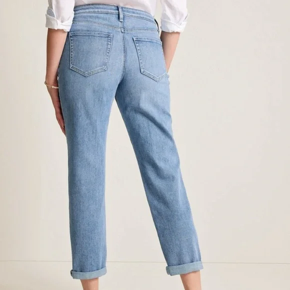 Tommy Bahama Slim Boyfriend Light Vintage Wash Jeans - Picture 2 of 3